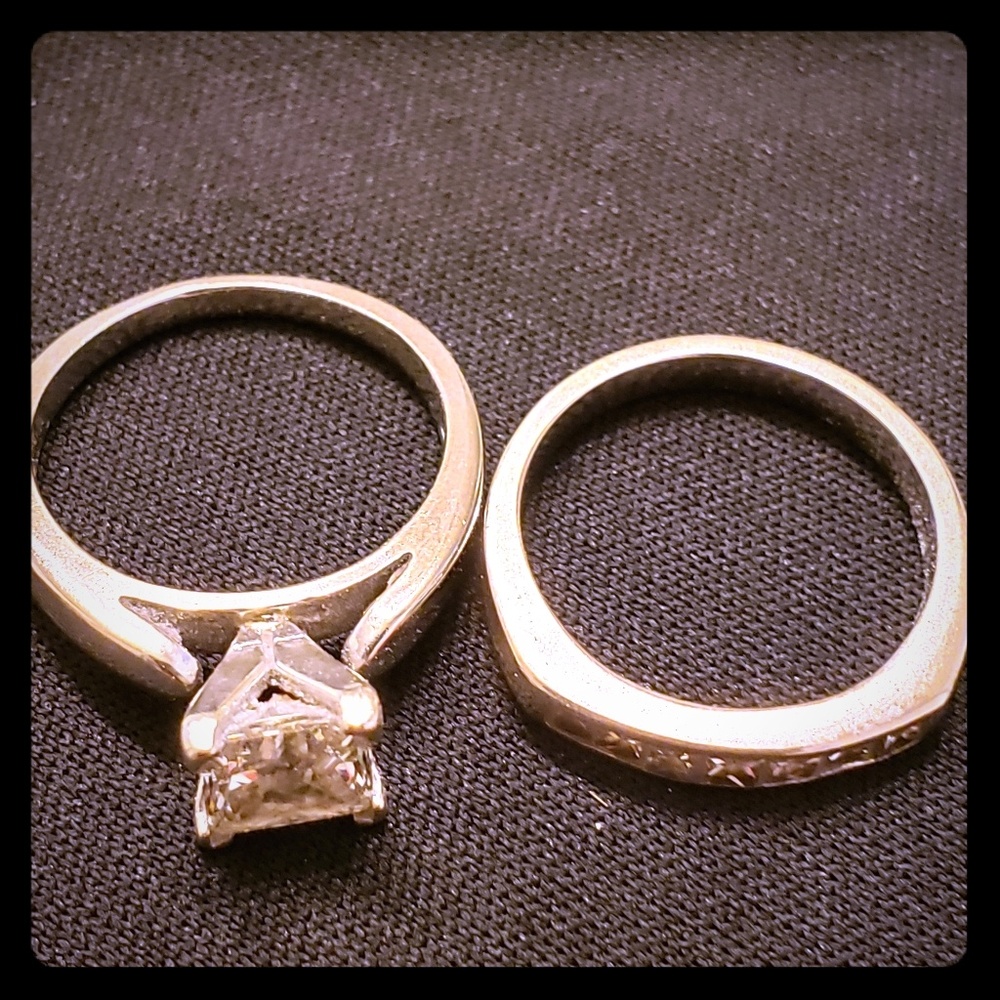 Diamond and white gold wedding ring set